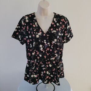 PLEIONE Women's Floral Ruffled Surplice Neckline w/Flounce Hem Top/Blouse--Sz M